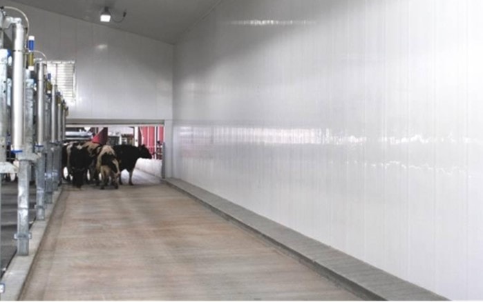 Extrutech FORM Panels used in Milking Parlor