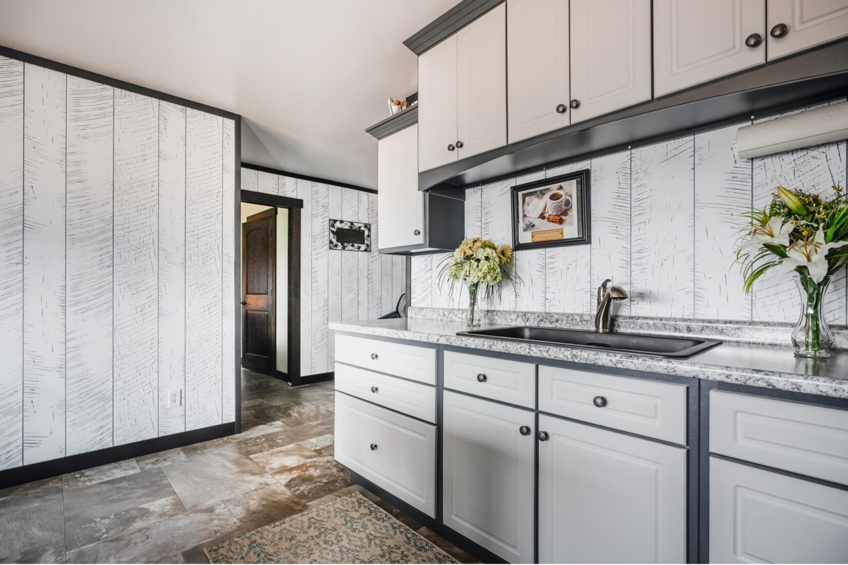 Wood Grain Panels in Kitchen App