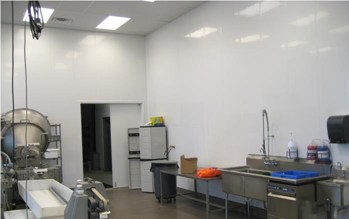Extrutech Sanitary Glossy White PVC Wall Panels used in a Food Process Room