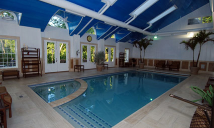Colored PVC Wall and Ceiling Panels from Extrutech Plastics Inc. (EPI) used in swimming pool room